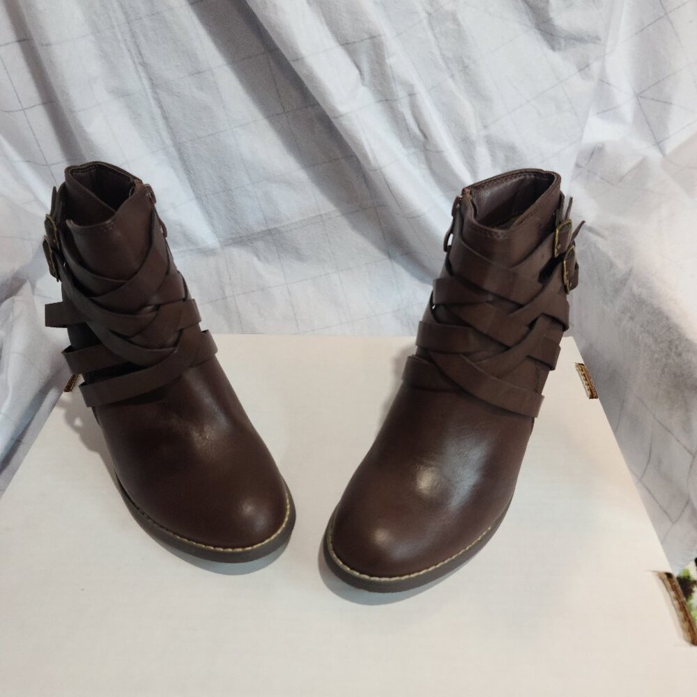WOW !!! Journee  Collection Ladies Side Zipper Boots, size 7, Color -Strap Brown